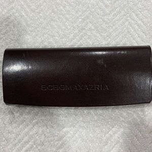 New BCBG Maxazria Brown Sunglasses Case - Hard Magnetic Designer Eyewear…